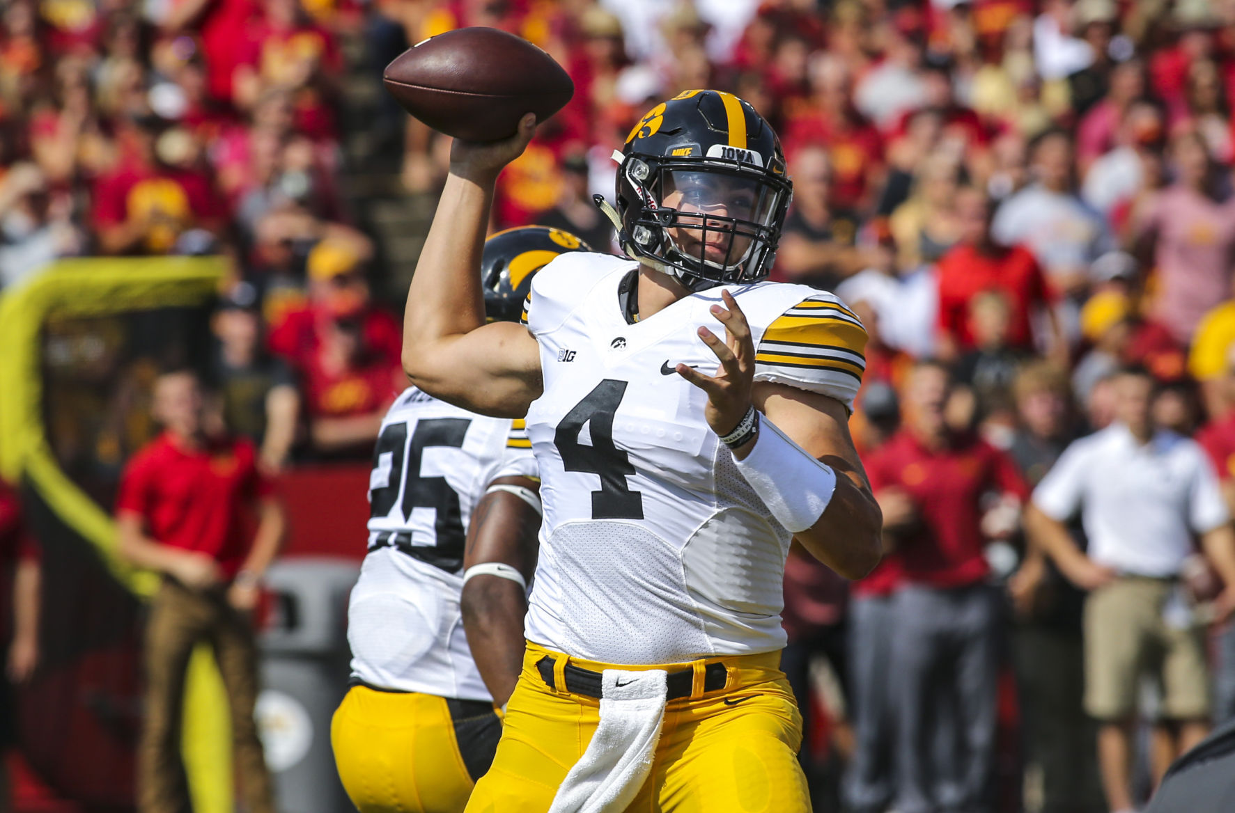 090917-HAWKEYE-FOOTBALL-001